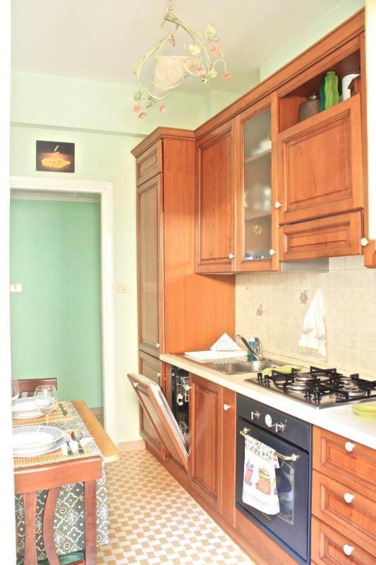 Apartment At Colosseo With Terrace Overlooking The Garden By Lyon โรม ภายนอก รูปภาพ